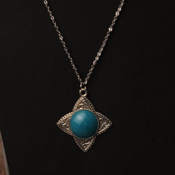 Wishing Star Vintage Hand Crafted Epoxy Resin Turquoise 1in. Circle